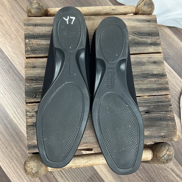 Munro Proper Size Perfect Fit Black Dress Shoes size 9 - Picture 4 of 5